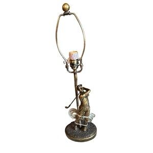 VINTAGE HEAVY BRONZE FIGURAL TABLE LAMP OF A GOLFER TAKING A SWING
